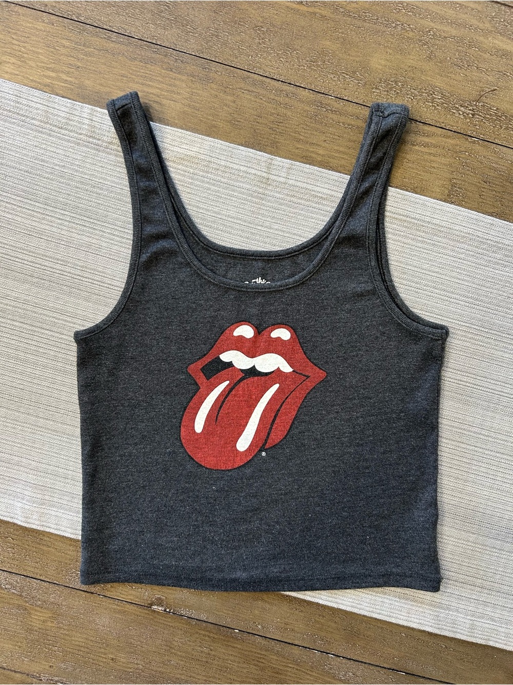 American Eagle Rolling Stones Tongue Tank Top – Y2K Graphic Crop (Size S)